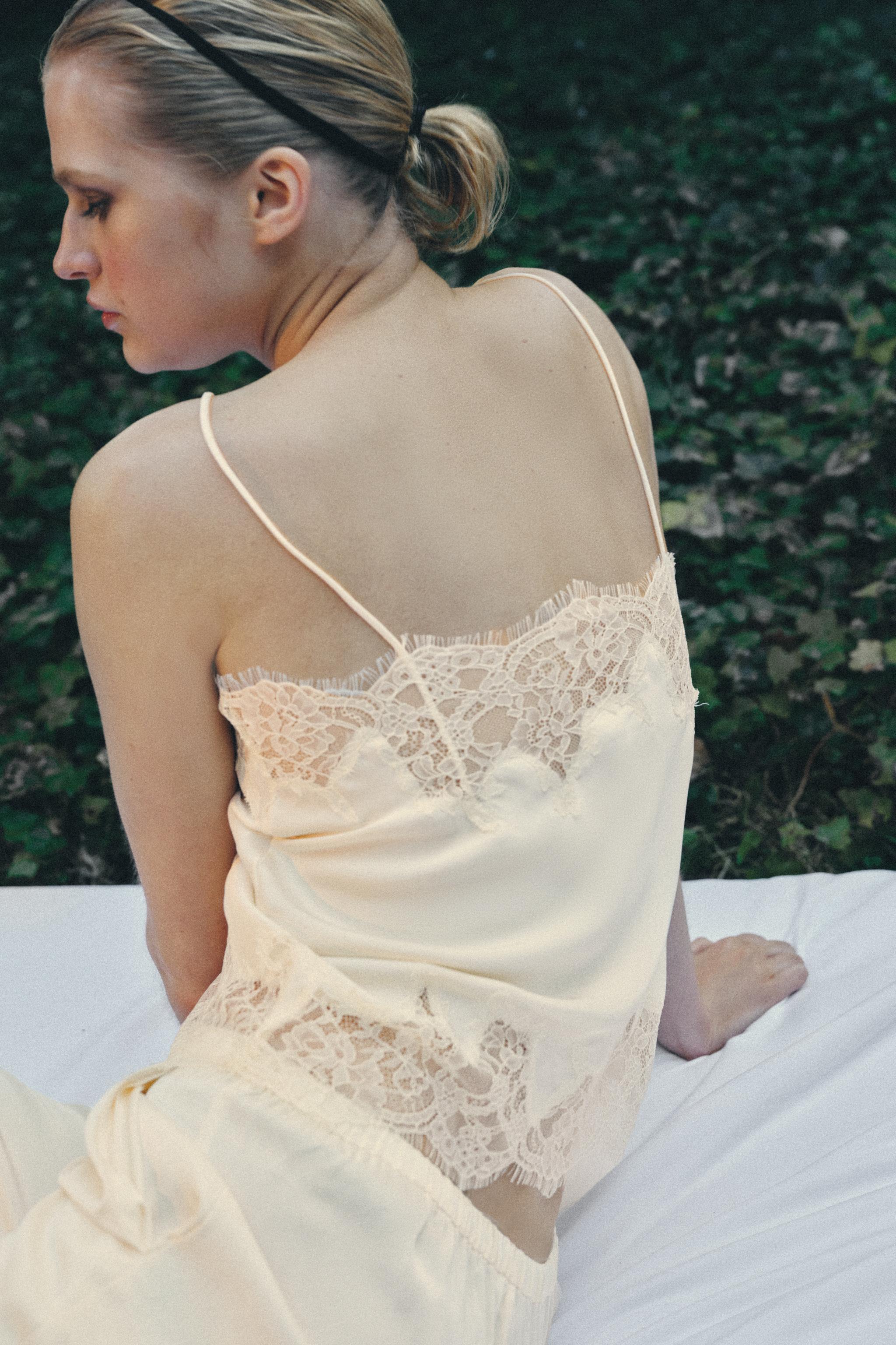 SATIN LACE CAMISOLE TOP